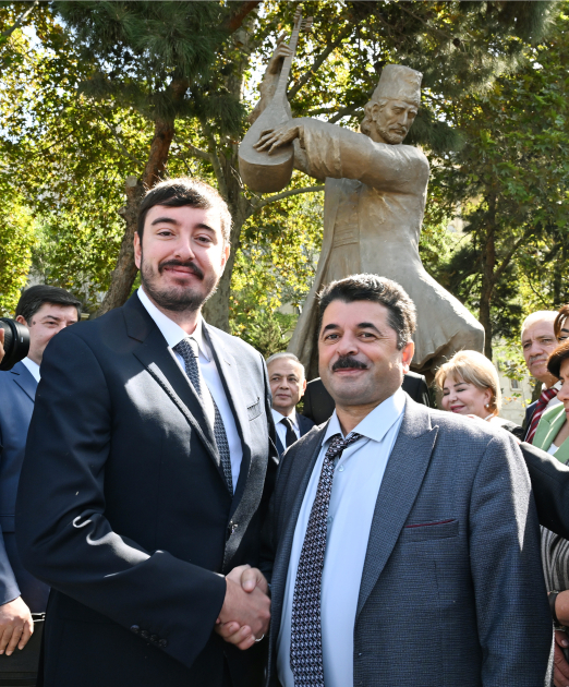 Prezident İlham Əliyev Bakıda Aşıq Ələsgərin abidəsinin açılışında iştirak edib (YENİLƏNİB) (FOTO/VİDEO)