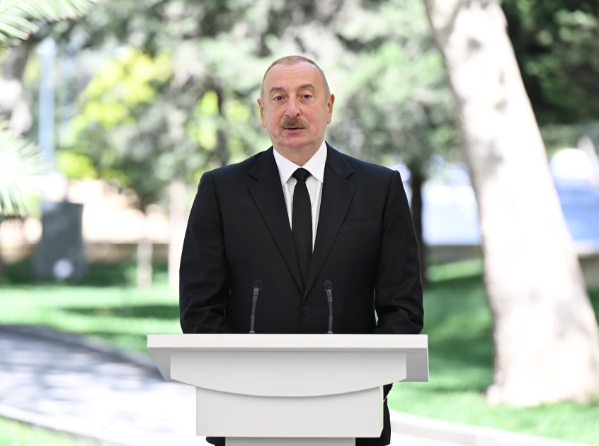 Prezident İlham Əliyev Bakıda Aşıq Ələsgərin abidəsinin açılışında iştirak edib (YENİLƏNİB) (FOTO/VİDEO)
