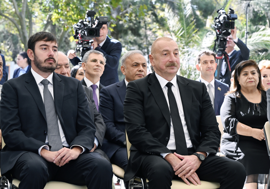 Prezident İlham Əliyev Bakıda Aşıq Ələsgərin abidəsinin açılışında iştirak edib (YENİLƏNİB) (FOTO/VİDEO)