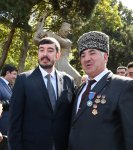Prezident İlham Əliyev Bakıda Aşıq Ələsgərin abidəsinin açılışında iştirak edib (YENİLƏNİB) (FOTO/VİDEO)