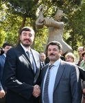 Prezident İlham Əliyev Bakıda Aşıq Ələsgərin abidəsinin açılışında iştirak edib (YENİLƏNİB) (FOTO/VİDEO)