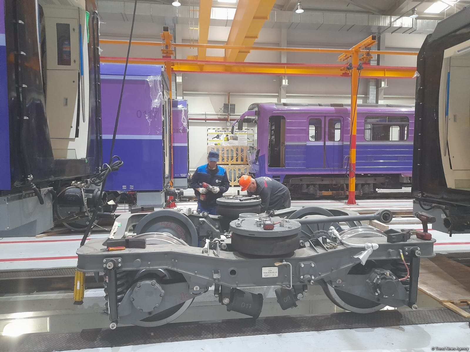 Bu gün media nümayəndələrinin iştirakı ilə yeni metro qatarlarına baxış keçirilib (FOTO)