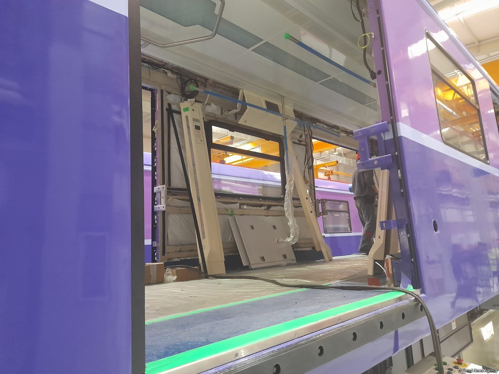 Bu gün media nümayəndələrinin iştirakı ilə yeni metro qatarlarına baxış keçirilib (FOTO)