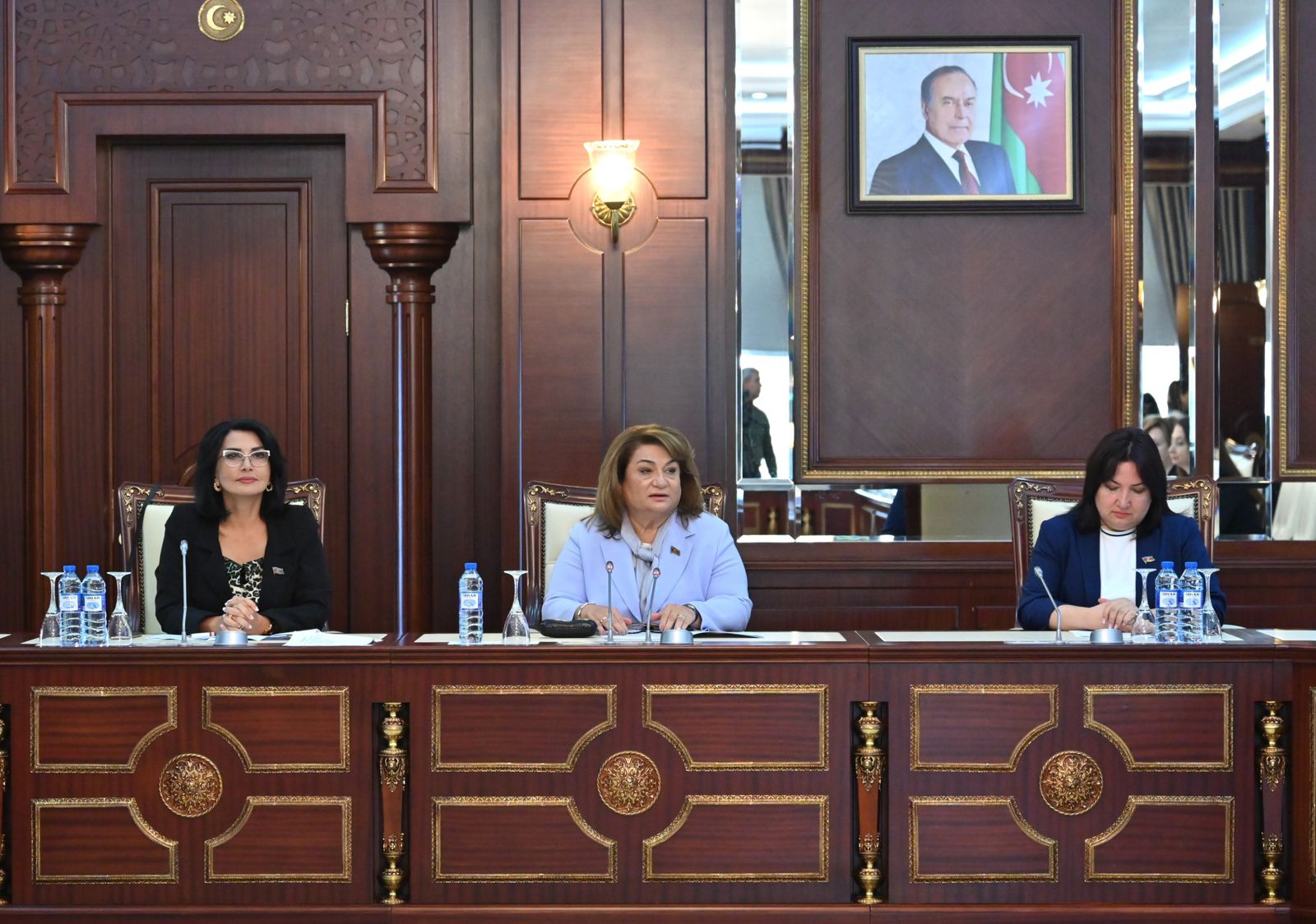 Milli Məclisin Ailə, qadın və uşaq məsələləri komitəsinin payız sessiyasında ilk iclası keçirilib