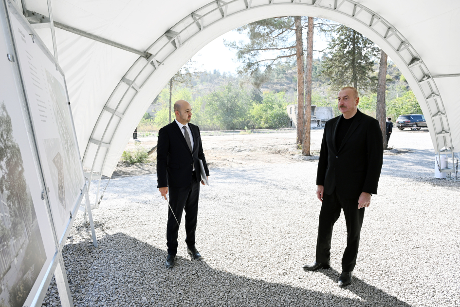 Prezident İlham Əliyev Zəngilan şəhərində beşinci yaşayış kompleksinin təməlini qoyub (YENİLƏNİB) (FOTO/VİDEO)