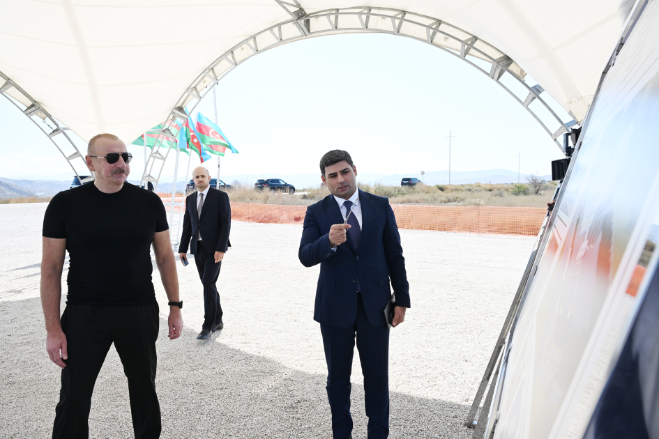 Prezident İlham Əliyev Cəbrayıl rayonunun Soltanlı kəndində damazlıq yumurta istehsalı fabrikinin təməlini qoyub (YENİLƏNİB) (FOTO/VİDEO)