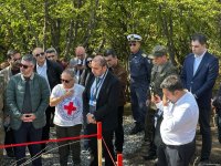 Ağdərədə aşkarlanmış kütləvi məzarlığa baxış keçirilib (FOTO)