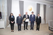 Elnur Rzayev 75 illik yubileyini qeyd edən İbrahim Ağçaylı ilə görüşüb (FOTO)