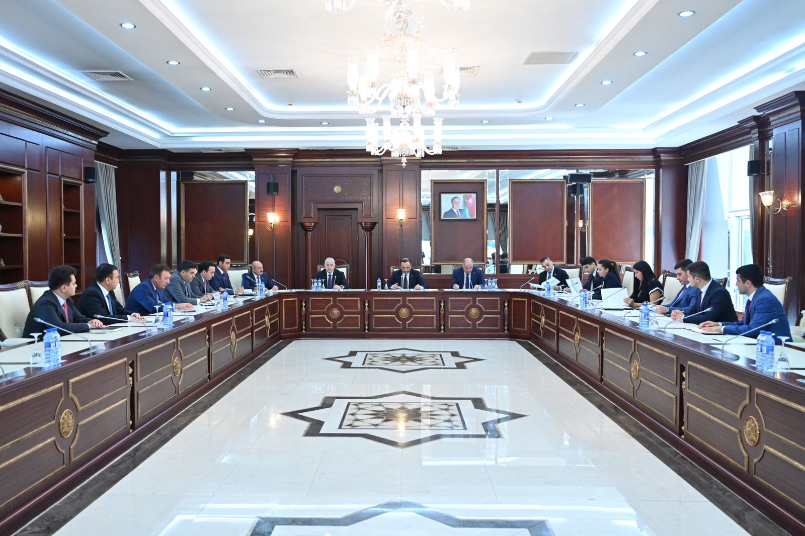 Milli Məclisin Gənclər və idman komitəsinin payız sessiyasında ilk iclası keçirilib