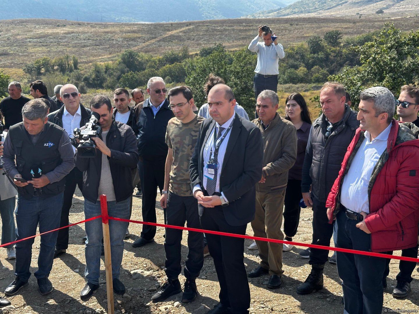 Ağdərədə aşkarlanmış kütləvi məzarlığa baxış keçirilib (FOTO)