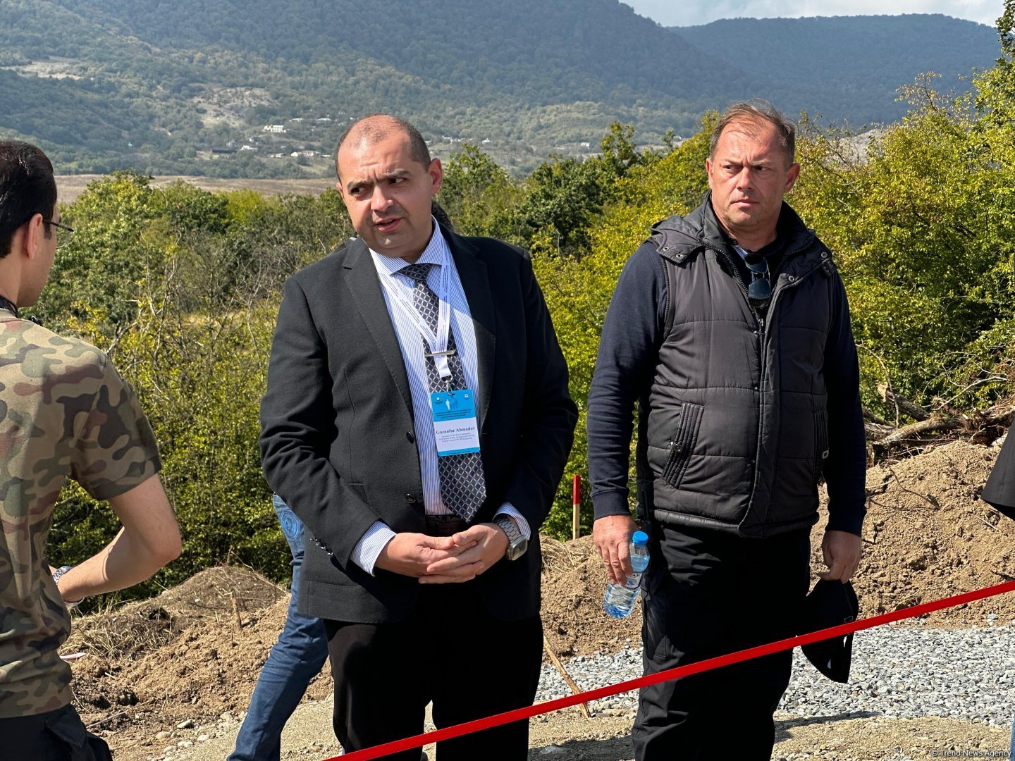 Ağdərədə aşkarlanmış kütləvi məzarlığa baxış keçirilib (FOTO)