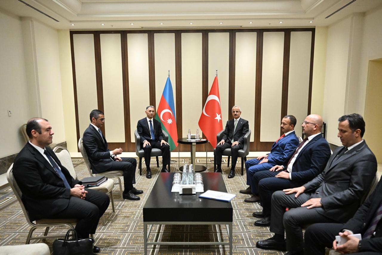 Rəşad Nəbiyev türkiyəli həmkarı ilə Bakı-Tbilisi-Qars layihəsinin inkişafı məsələlərini müzakirə edib
