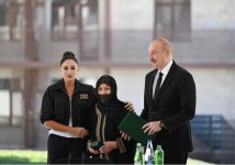 Prezident İlham Əliyev və Birinci xanım Mehriban Əliyeva Cəbrayıl şəhərində inşa olunan yaşayış kompleksinin açılışında iştirak ediblər (FOTO/VİDEO) (YENİLƏNİB-3)