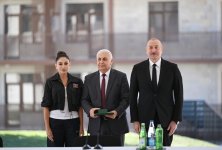 Prezident İlham Əliyev və Birinci xanım Mehriban Əliyeva Cəbrayıl şəhərində inşa olunan yaşayış kompleksinin açılışında iştirak ediblər (FOTO/VİDEO) (YENİLƏNİB-3)