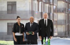 Prezident İlham Əliyev və Birinci xanım Mehriban Əliyeva Cəbrayıl şəhərində inşa olunan yaşayış kompleksinin açılışında iştirak ediblər (FOTO/VİDEO) (YENİLƏNİB-3)