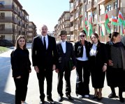 Prezident İlham Əliyev və Birinci xanım Mehriban Əliyeva Cəbrayıl şəhərində inşa olunan yaşayış kompleksinin açılışında iştirak ediblər (FOTO/VİDEO) (YENİLƏNİB-3)