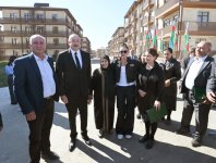 Prezident İlham Əliyev və Birinci xanım Mehriban Əliyeva Cəbrayıl şəhərində inşa olunan yaşayış kompleksinin açılışında iştirak ediblər (FOTO/VİDEO) (YENİLƏNİB-3)