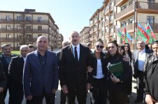 Prezident İlham Əliyev və Birinci xanım Mehriban Əliyeva Cəbrayıl şəhərində inşa olunan yaşayış kompleksinin açılışında iştirak ediblər (FOTO/VİDEO) (YENİLƏNİB-3)