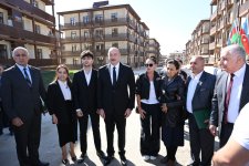 Prezident İlham Əliyev və Birinci xanım Mehriban Əliyeva Cəbrayıl şəhərində inşa olunan yaşayış kompleksinin açılışında iştirak ediblər (FOTO/VİDEO) (YENİLƏNİB-3)