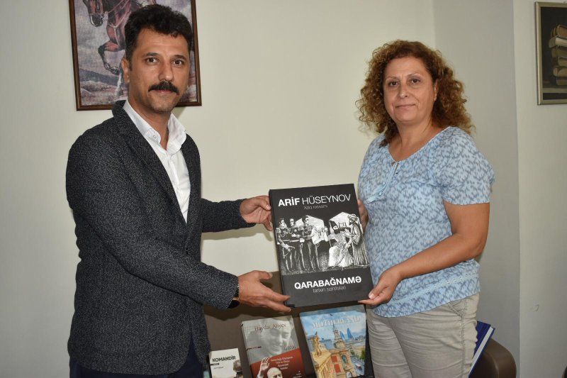 Manisa Xalq Kitabxanasına Azərbaycanla bağlı kitablar hədiyyə edilib (FOTO)