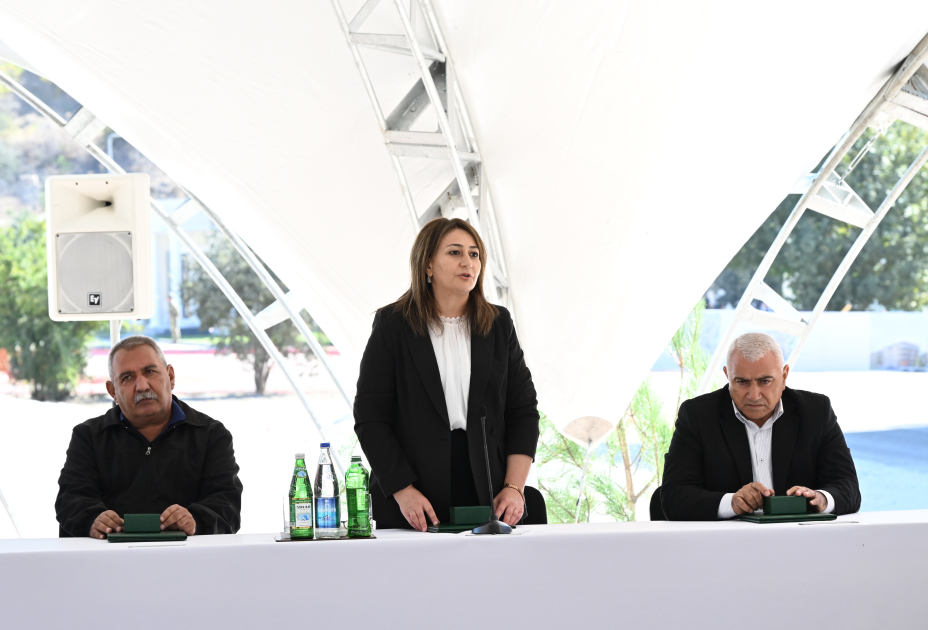 Prezident İlham Əliyev və Birinci xanım Mehriban Əliyeva Cəbrayıl şəhərində inşa olunan yaşayış kompleksinin açılışında iştirak ediblər (FOTO/VİDEO) (YENİLƏNİB-3)