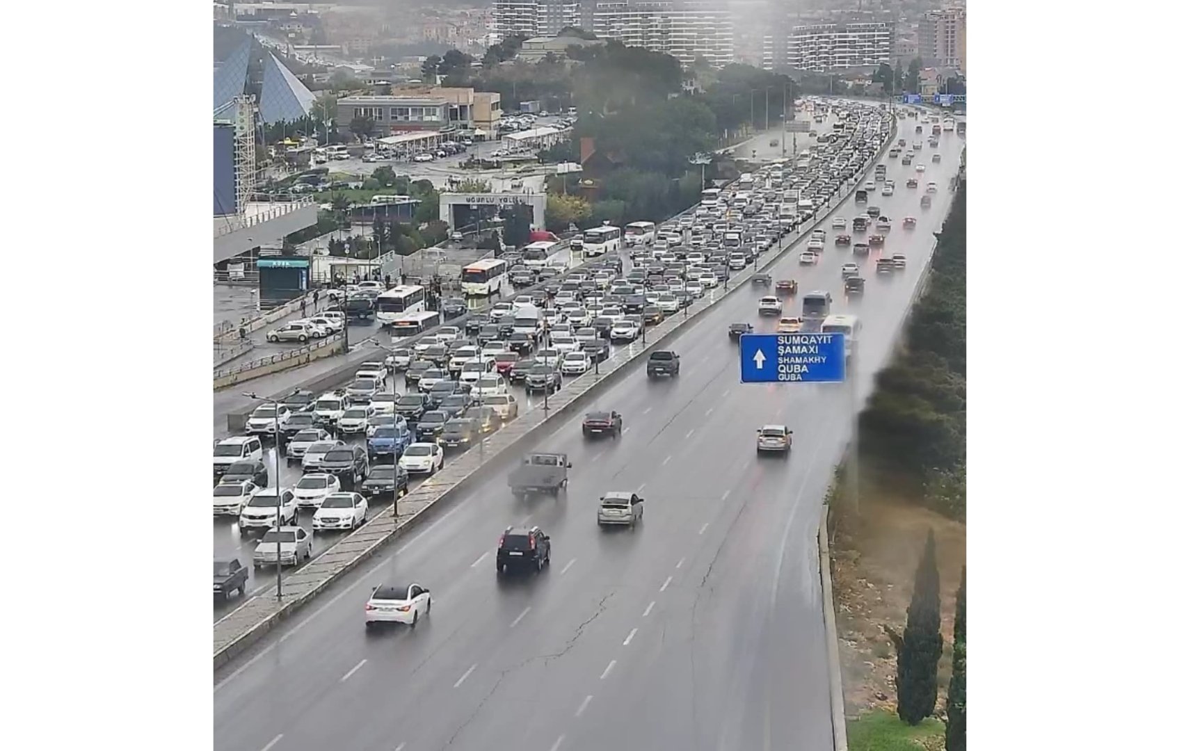 Sürücülərin NƏZƏRİNƏ: bu yollarda tıxac var