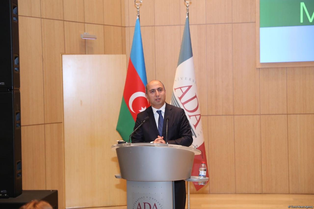 Azərbaycanda təhsil haqda müzakirələr məişət səviyyəsindən, elmi səviyyəyə qaldırılmalıdır -  Emin Əmrullayev