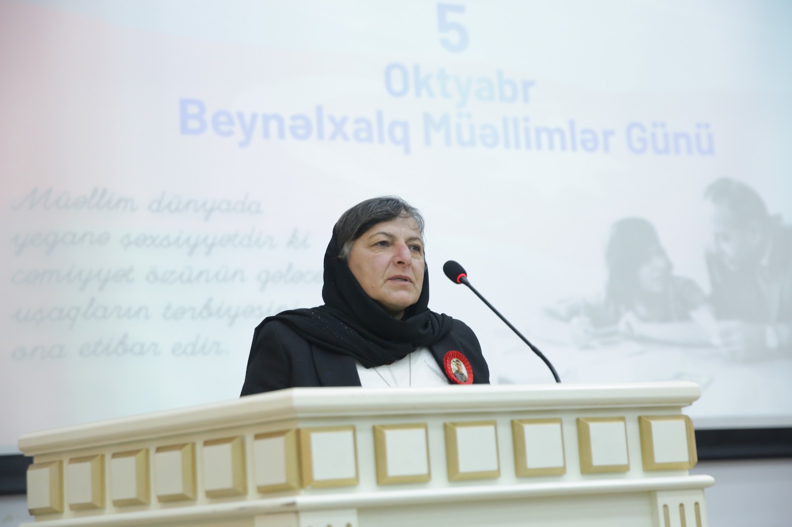 Xaçmazda Beynəlxalq Müəllimlər Günü qeyd edilib (FOTO)