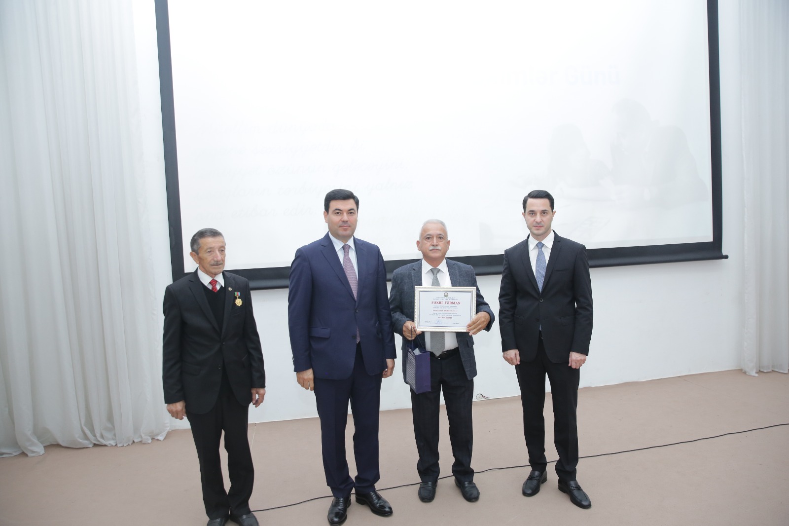 Xaçmazda Beynəlxalq Müəllimlər Günü qeyd edilib (FOTO)