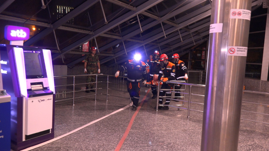 Fövqəladə Hallar Nazirliyi metroda təlim keçirdib (FOTO/VİDEO)