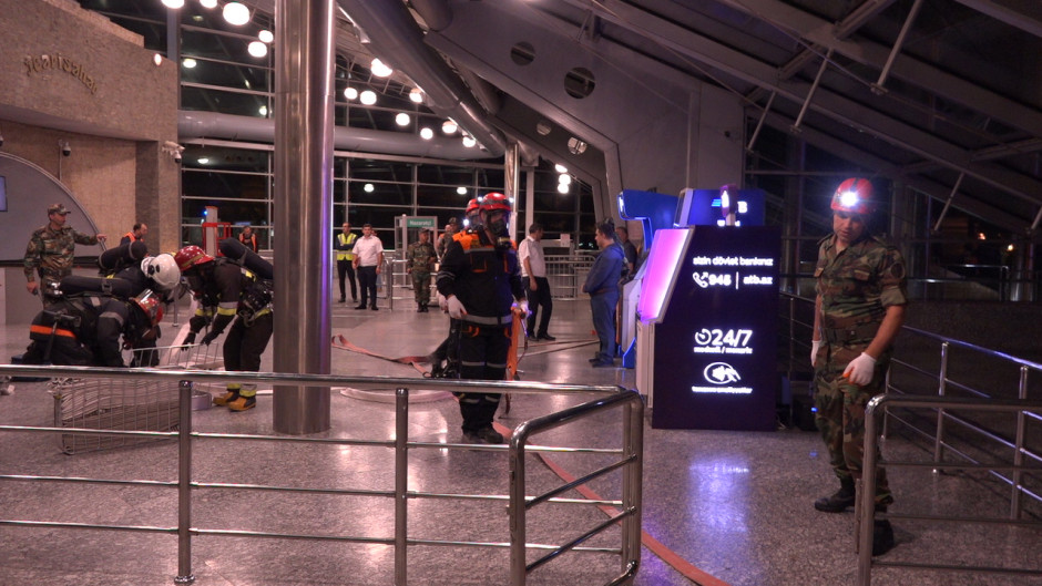 Fövqəladə Hallar Nazirliyi metroda təlim keçirdib (FOTO/VİDEO)