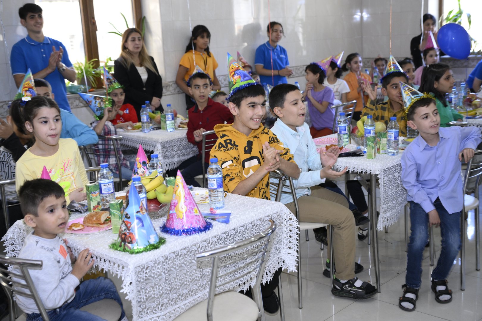 Heydər Əliyev Fondu uşaq evlərində şənlik təşkil etdi (FOTO)