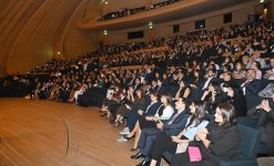 Heydər Əliyev Mərkəzində “Tağıyev: Neft” bədii filminin premyerası olub (FOTO)