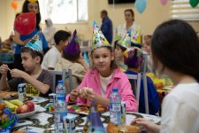 Heydər Əliyev Fondu uşaq evlərində şənlik təşkil etdi (FOTO)