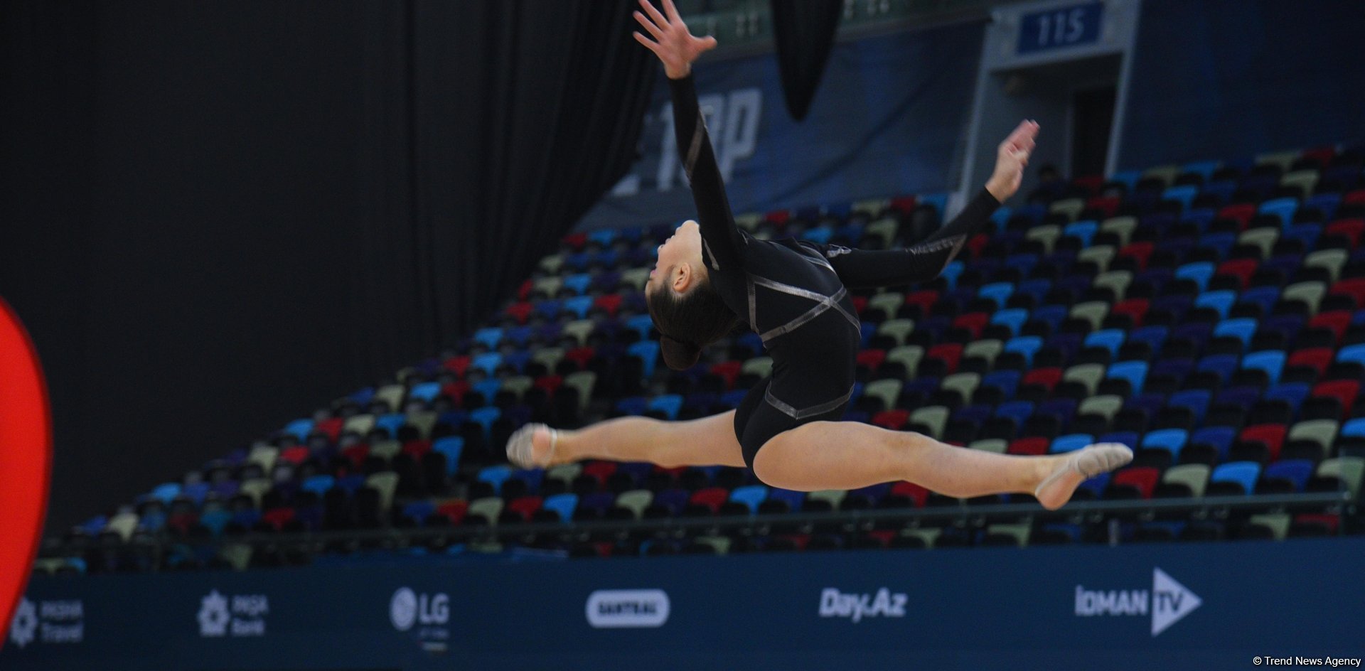 Bədii gimnastika  üzrə 3-cü beynəlxalq “Ocaq kuboku”nun 3 cü günü start götürüb (FOTO)