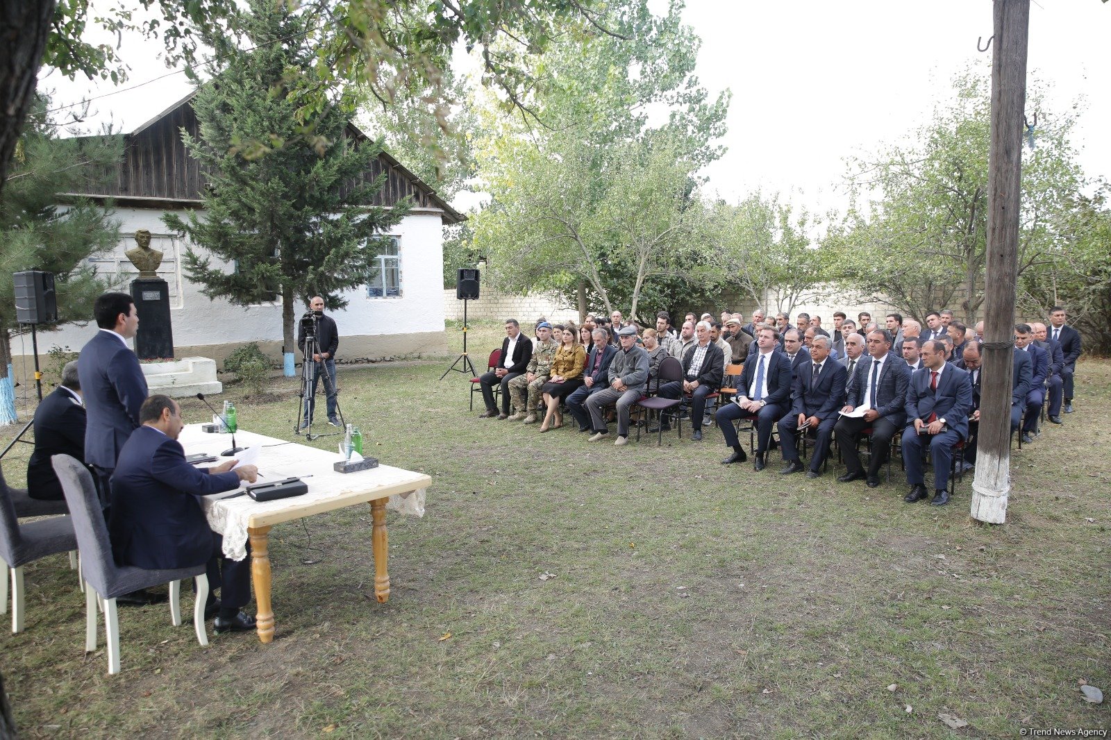 Əhmədoba kəndində səyyar qəbul və ekoloji aksiya keçirilib (FOTO)