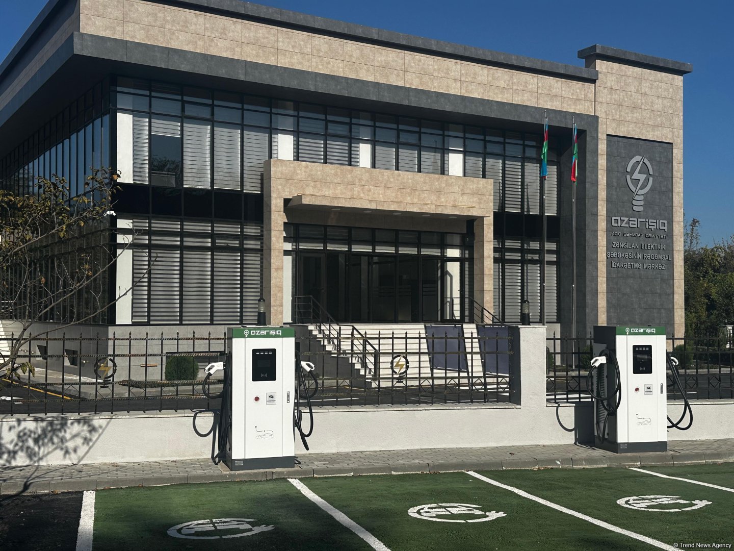 Rəqəmsal İdarəetmə Mərkəzi elektrik təchizatı üçün “Zəngilan” yarımstansiyasından yeraltı kabel xətləri çəkilib - Rəşad İbrahimov (FOTO)