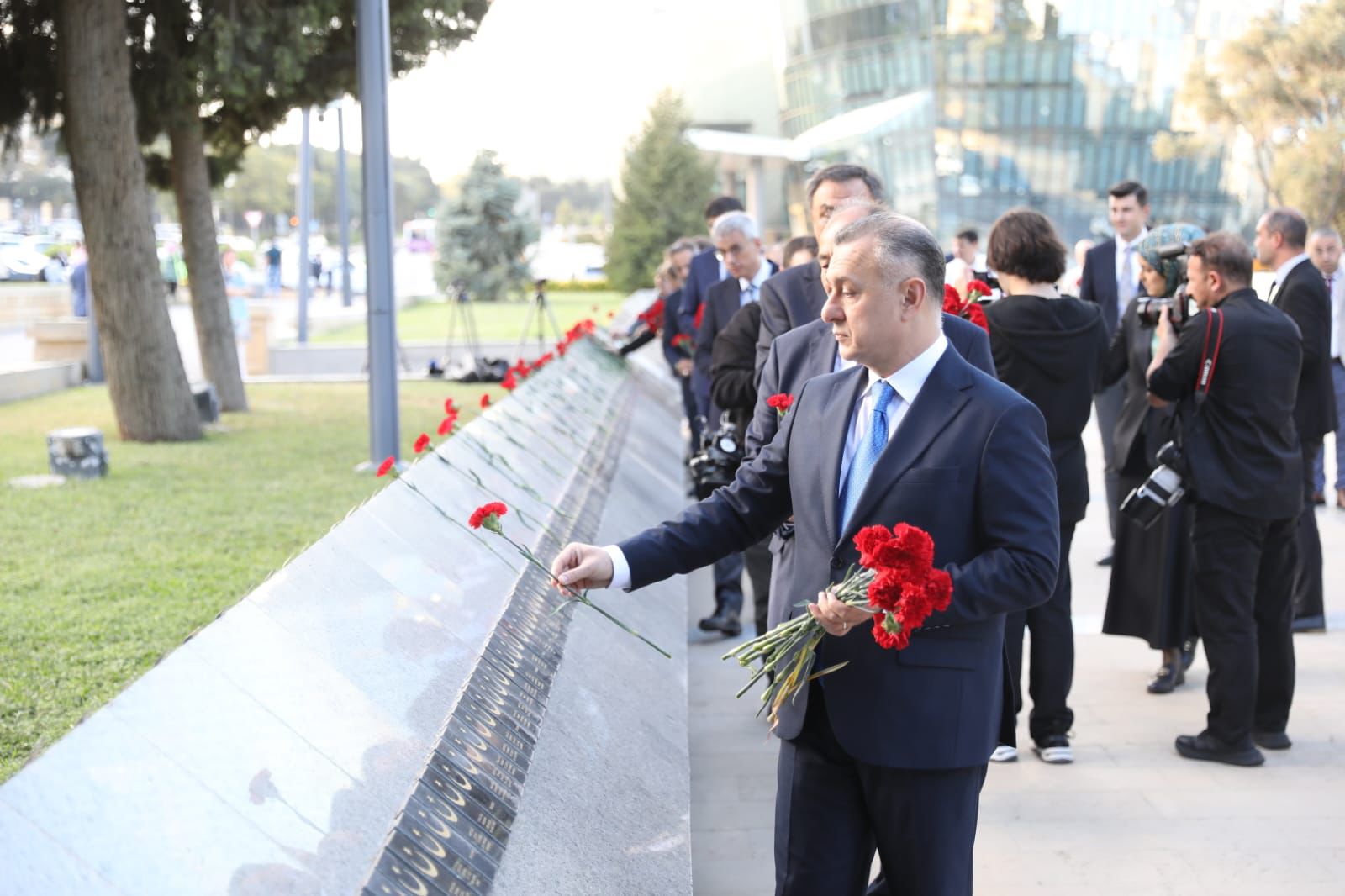 Türk Dövlətləri Təşkilatına üzv ölkələrin səhiyyə nazirləri Ümummilli Lider Heydər Əliyevin məzarını, Şəhidlər xiyabanını və “Türk şəhidliyi” abidəsini ziyarət ediblər (FOTO)