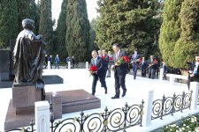 Türk Dövlətləri Təşkilatına üzv ölkələrin səhiyyə nazirləri Ümummilli Lider Heydər Əliyevin məzarını, Şəhidlər xiyabanını və “Türk şəhidliyi” abidəsini ziyarət ediblər (FOTO)
