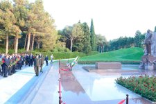 Türk Dövlətləri Təşkilatına üzv ölkələrin səhiyyə nazirləri Ümummilli Lider Heydər Əliyevin məzarını, Şəhidlər xiyabanını və “Türk şəhidliyi” abidəsini ziyarət ediblər (FOTO)