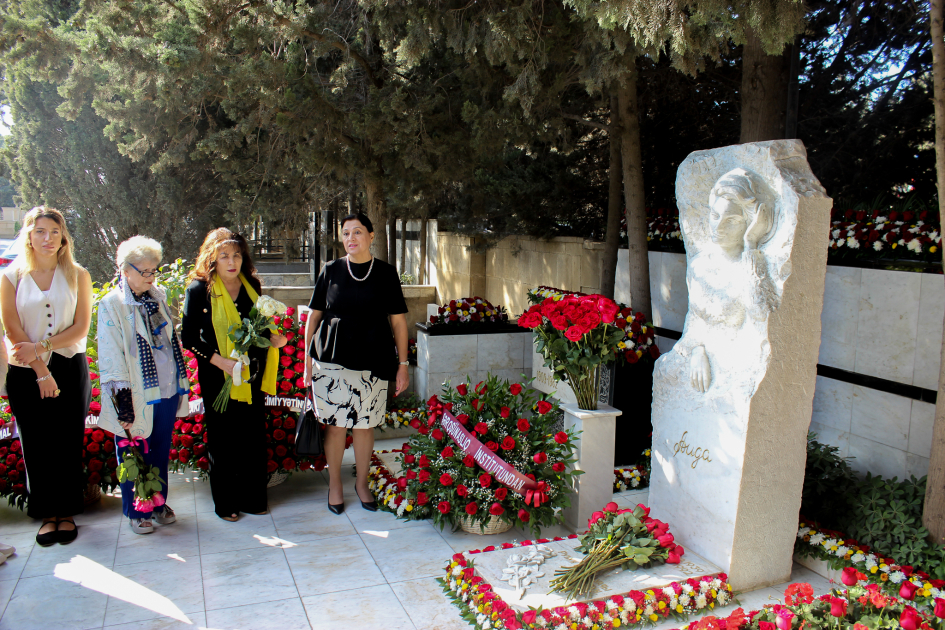 Şərqşünaslıq İnstitutunun kollektivi professor Aida İmanquliyevanın xatirəsini anıb (FOTO)