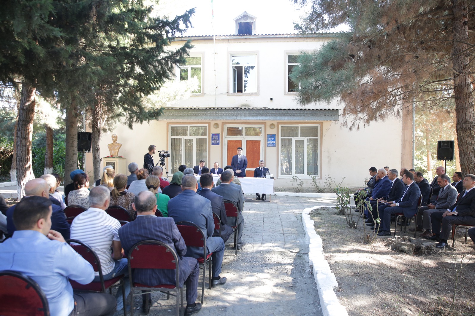 Xaçmazın Qaraqurtlu kəndində sakinlərin müraciət və təklifləri dinlənilib (FOTO)