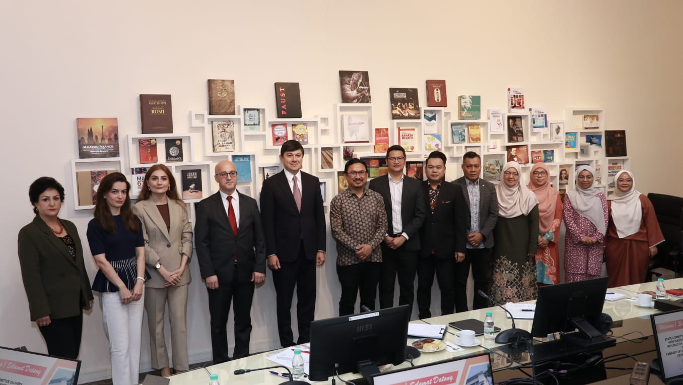 Azərbaycan-Malayziya münasibətlərinin hazırkı səviyyəsi və inkişaf perspektivləri müzakirə olunub (FOTO)