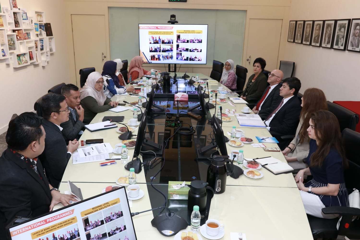 Azərbaycan-Malayziya münasibətlərinin hazırkı səviyyəsi və inkişaf perspektivləri müzakirə olunub (FOTO)