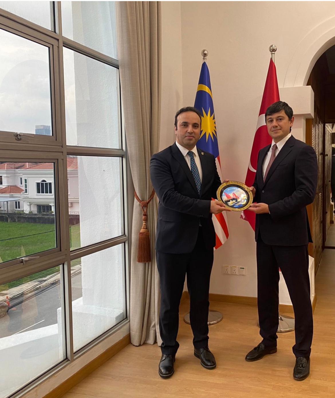 Azərbaycan-Malayziya münasibətlərinin hazırkı səviyyəsi və inkişaf perspektivləri müzakirə olunub (FOTO)