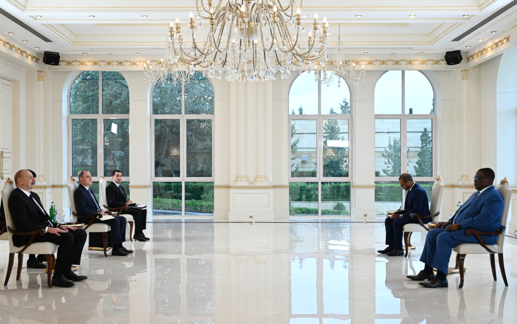 Prezident İlham Əliyev Beninin Azərbaycanda yeni təyin olunmuş səfirinin etimadnaməsini qəbul edib (FOTO/VİDEO) (YENİLƏNİB)