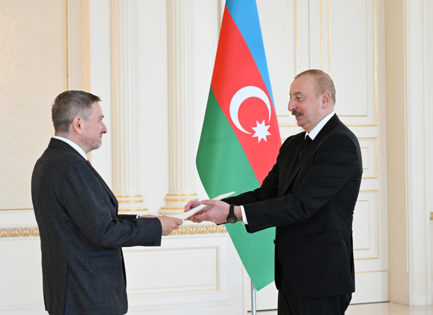 Prezident İlham Əliyev Danimarkanın Azərbaycanda yeni təyin olunmuş səfirinin etimadnaməsini qəbul edib (FOTO/VİDEO) (YENİLƏNİB)