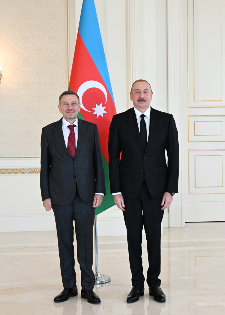 Prezident İlham Əliyev Danimarkanın Azərbaycanda yeni təyin olunmuş səfirinin etimadnaməsini qəbul edib (FOTO/VİDEO) (YENİLƏNİB)