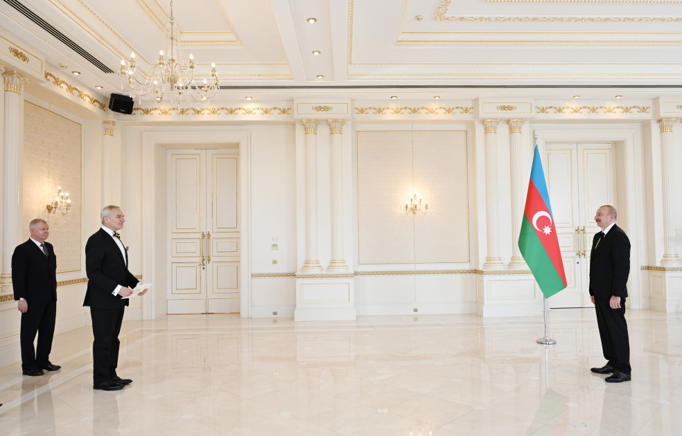 Prezident İlham Əliyev Estoniyanın Azərbaycanda yeni təyin olunmuş səfirinin etimadnaməsini qəbul edib (FOTO/VİDEO) (YENİLƏNİB)