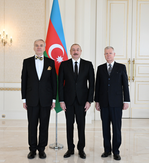 Prezident İlham Əliyev Estoniyanın Azərbaycanda yeni təyin olunmuş səfirinin etimadnaməsini qəbul edib (FOTO/VİDEO) (YENİLƏNİB)